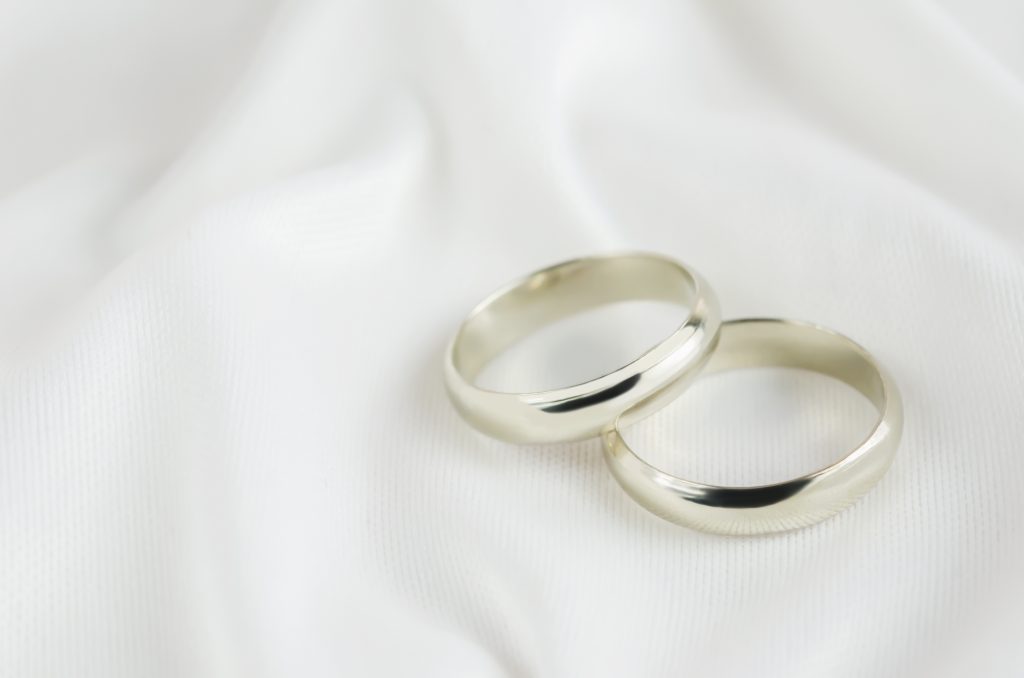 結婚相談所で出会った人にプロポーズ！指輪は用意するべき？